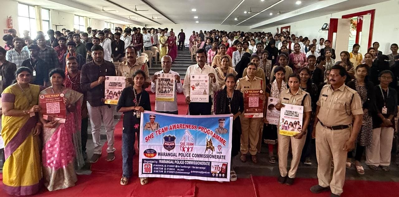 మహిళల భద్రతే మా ప్రధాన లక్ష్యం  విద్యార్థినులకు షీ టీమ్‌పై అవగాహన కల్పించిన అదనపు డీసీపీ బాలస్వామి